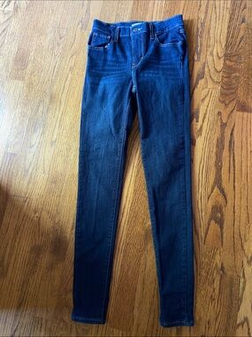 Levi’s 720 High Rise Super Skinny Jeans Dark Wash Size 26